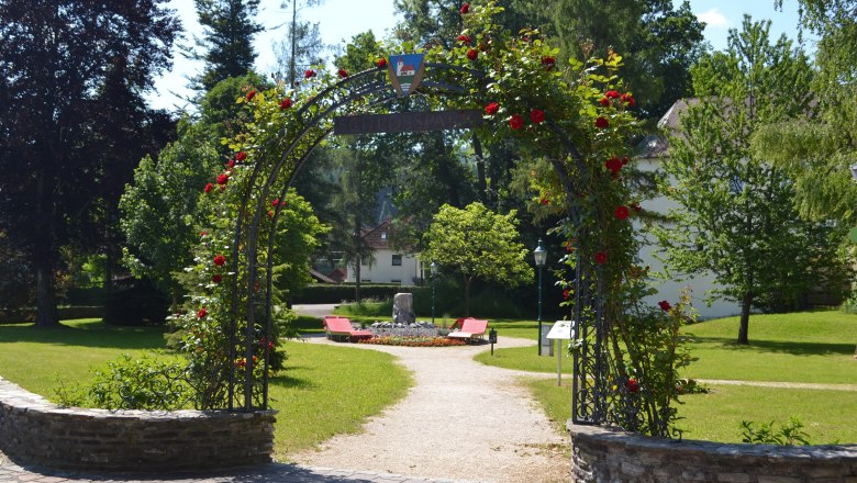 Dirndloase im Schlosspark, © Gemeinde Kirchberg